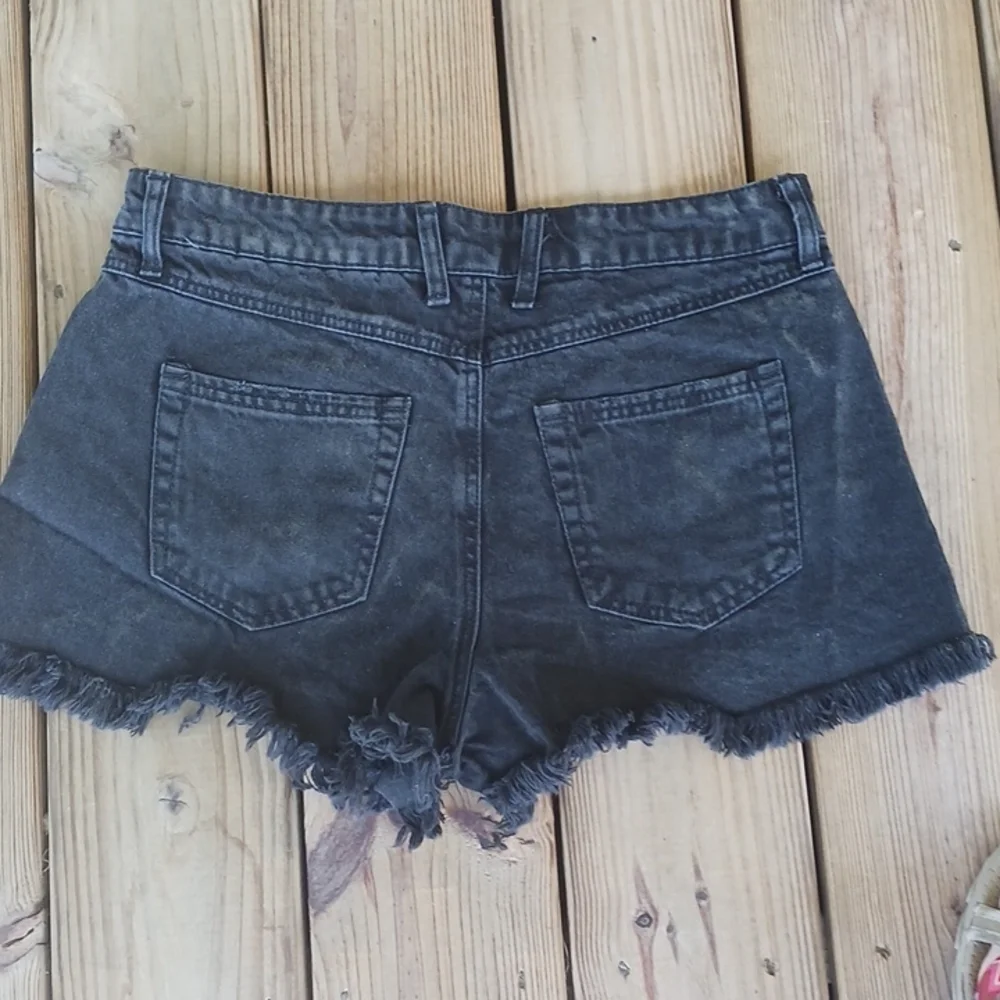 Vanilla Star festival short black raw hem shorts size 11